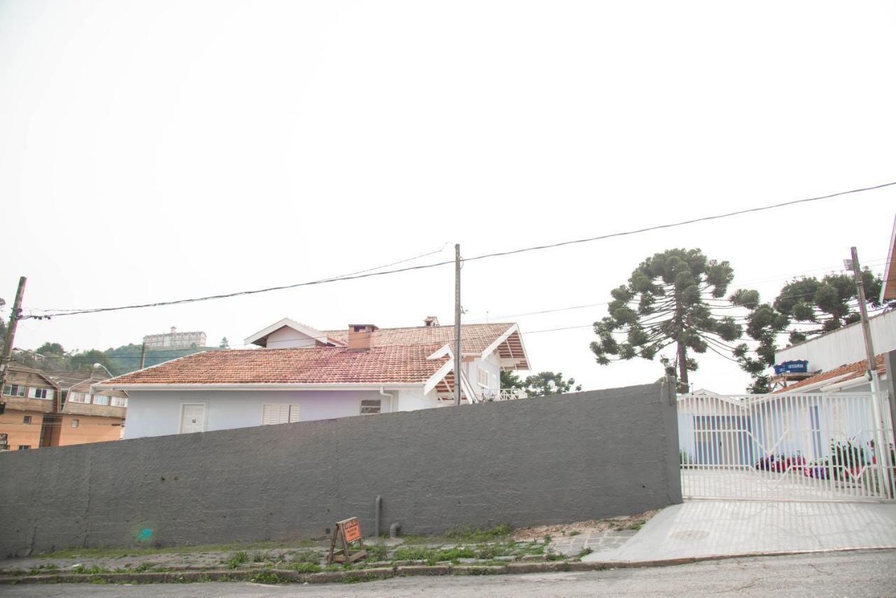 Pensão Fm - Vila Capivari 3*