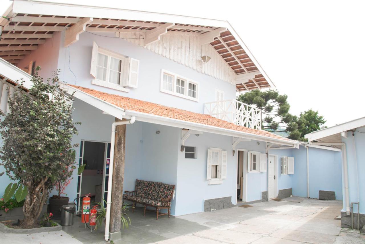 Pensão Fm - Vila Capivari 3*